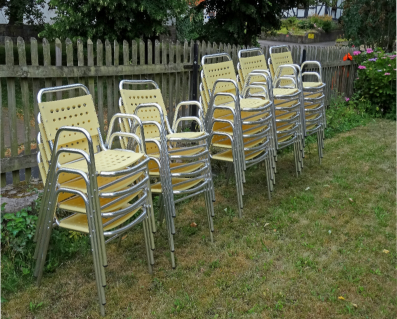 Open-Air-Konzert auf dem Rasen vor der Dorfkirche Eichenberg. Piknikdecken und Klappstühle bitte mitbringen. Wem das Tragen schwer fällt: Einige Stühle stehen bereit.