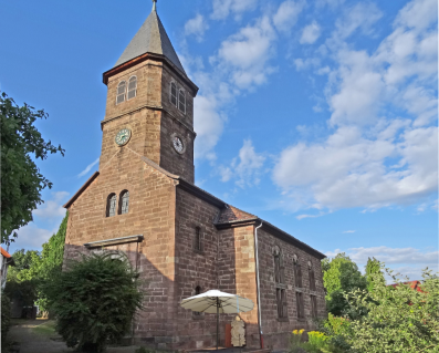 In der Dorfkirche Eichenberg haben schon viele Konzerte stattgefunden. Jetzt soll es bei passendem Wetter an der Kirche Open-Air-Konzerte geben.